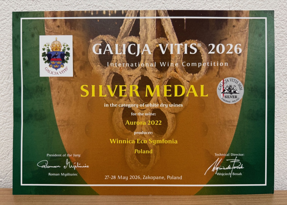 Dyplom srebrnego medalu Galicja Vitis 2026 dla wina Symfonia Aurora 2022 w kategorii win białych wytrawnych